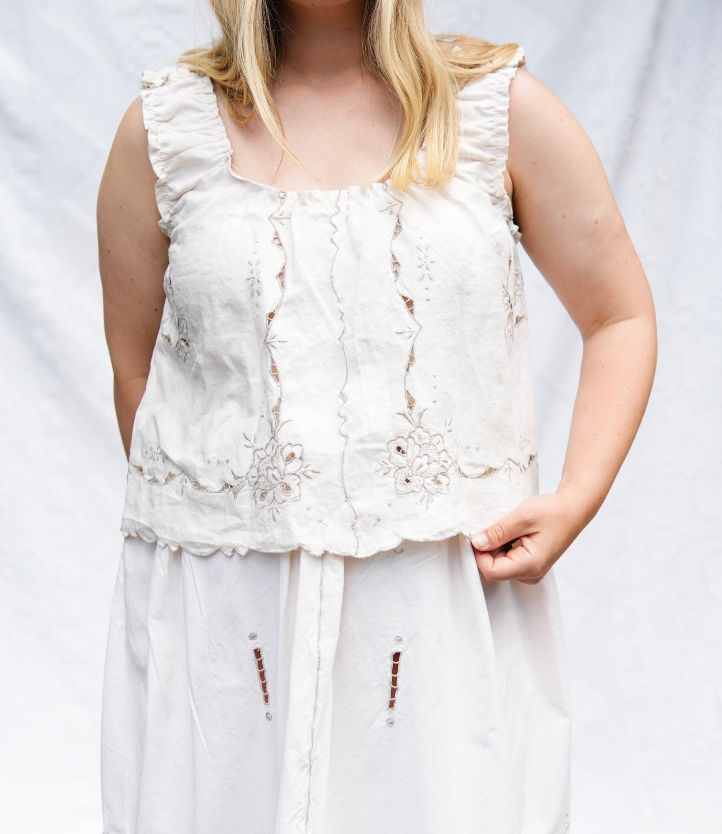 Vintage Linens Tank (L/XL)
