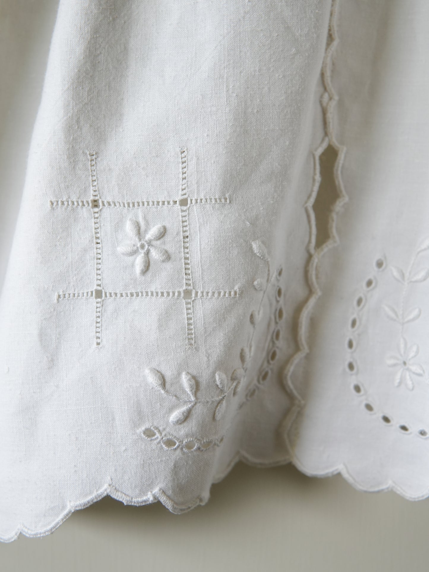 Vintage Linens Tank (L/XL)