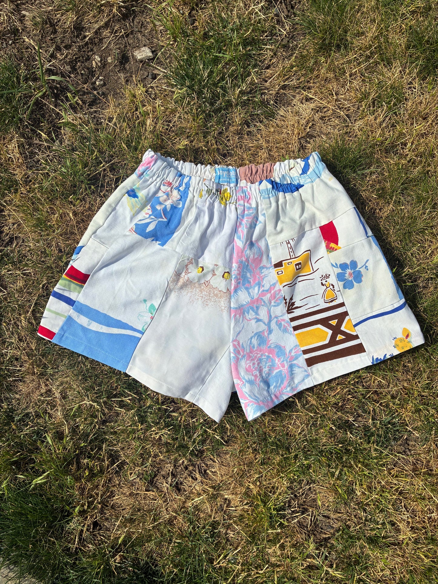 Patchwork Tablecloth Shorts (L/XL)