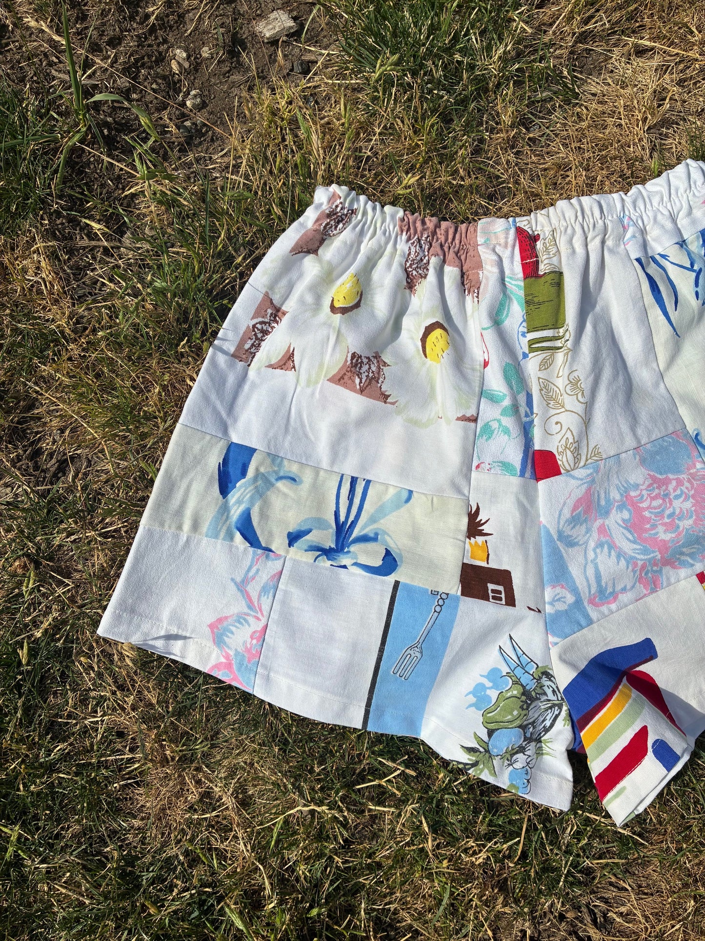 Patchwork Tablecloth Shorts (L/XL)