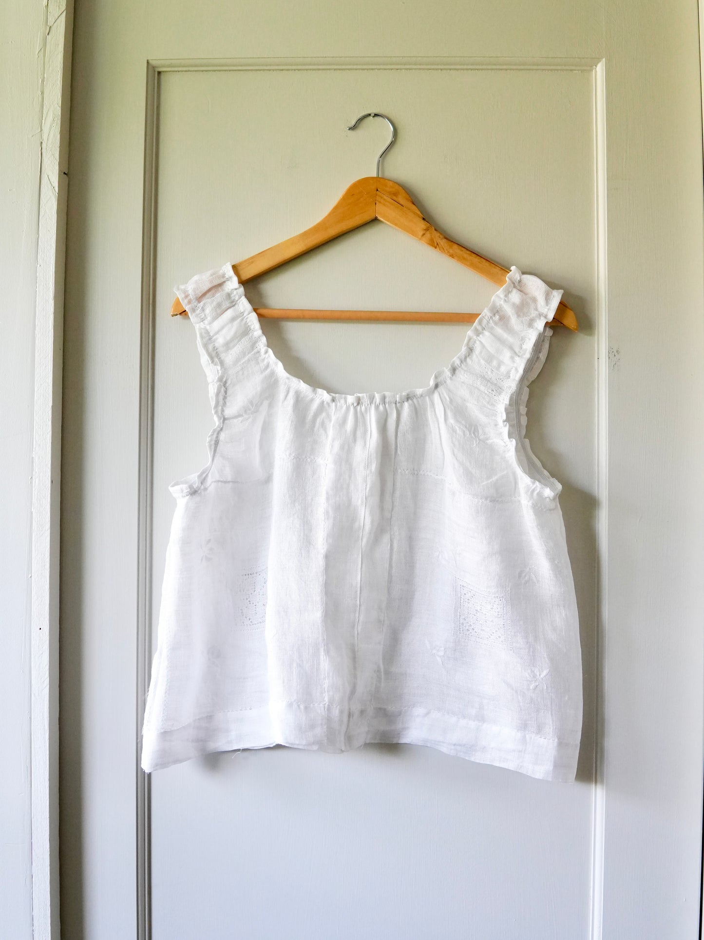 Vintage Linens Tank (L/XL)