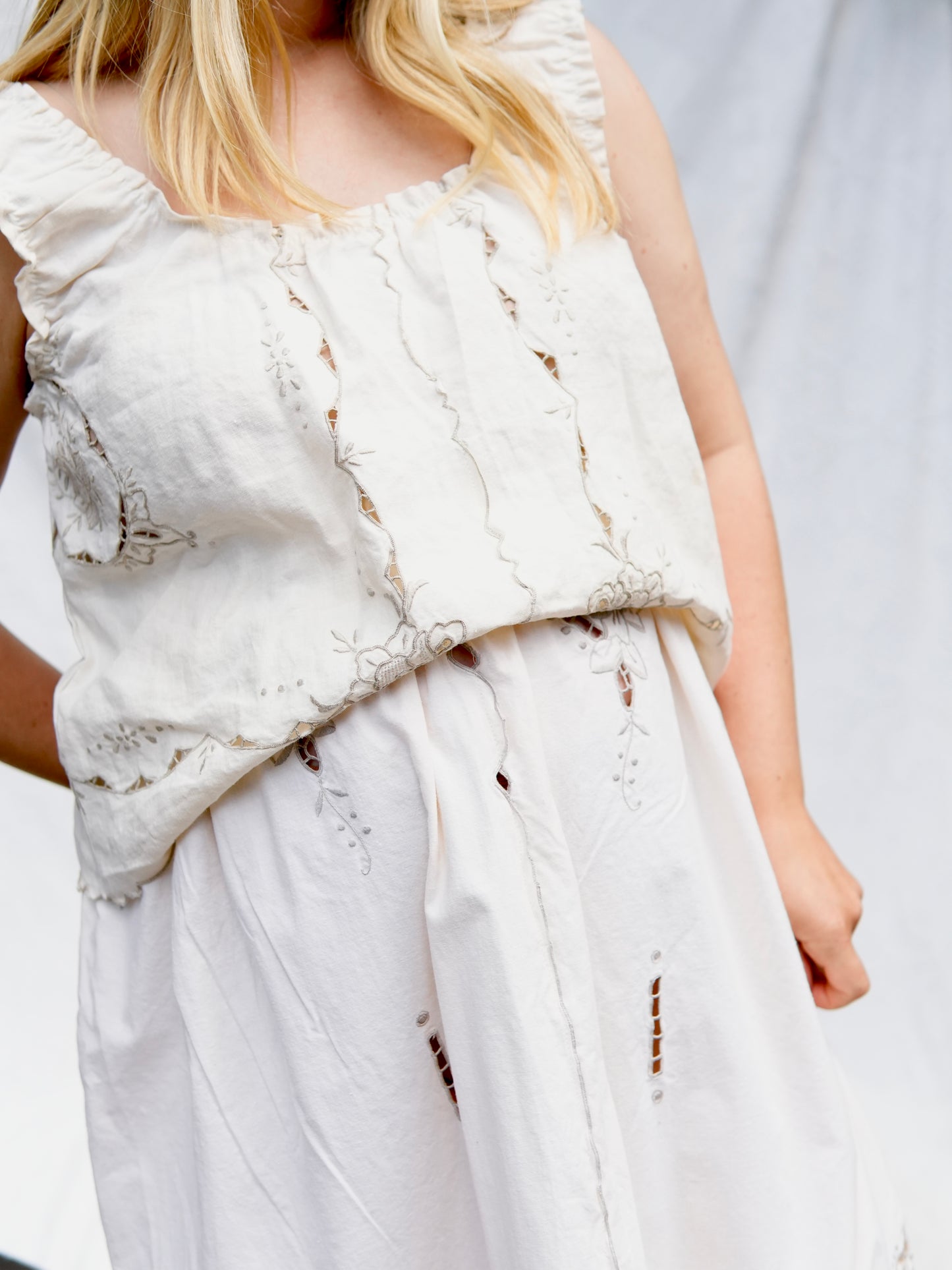 Vintage Linens Tank (L/XL)