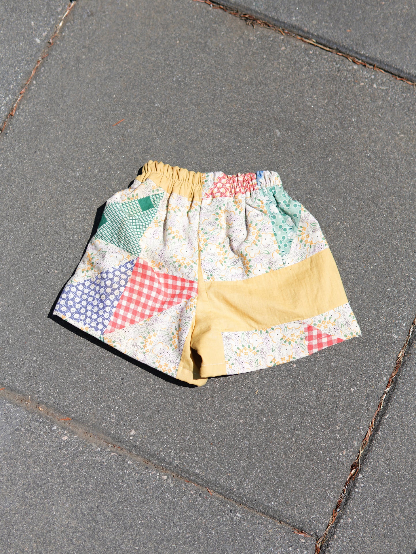 Play Shorts (1/2Y)