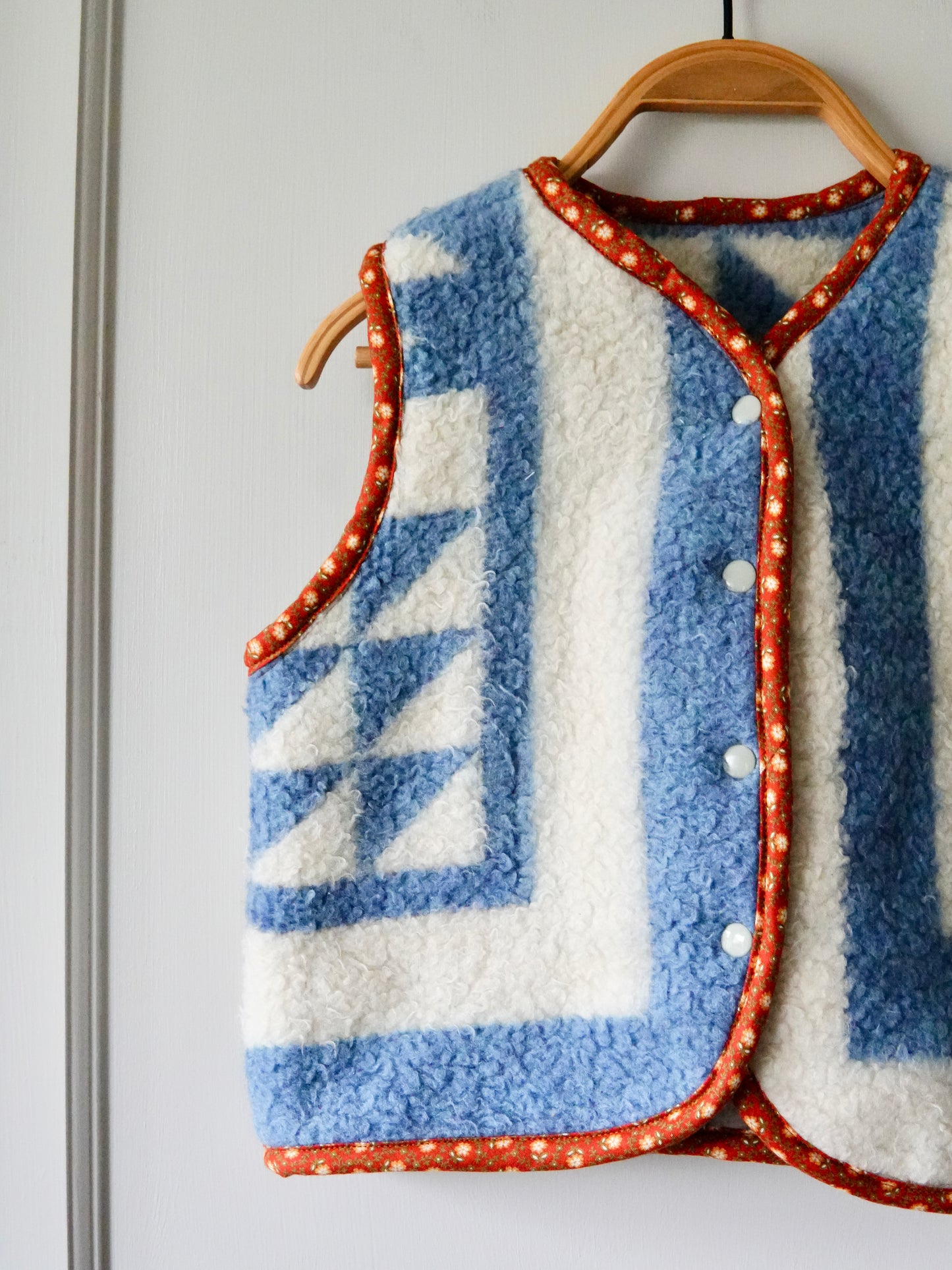 Mini Blue and White Blanket Vest (4/5Y)