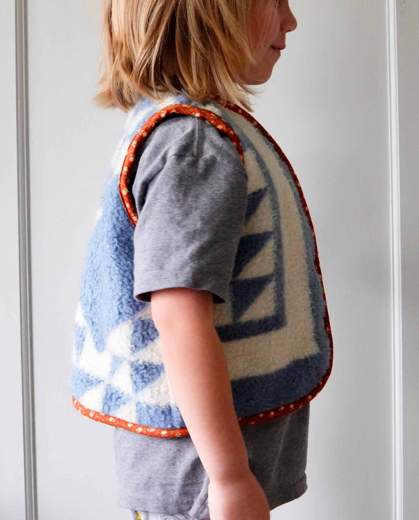 Mini Blue and White Blanket Vest (4/5Y)